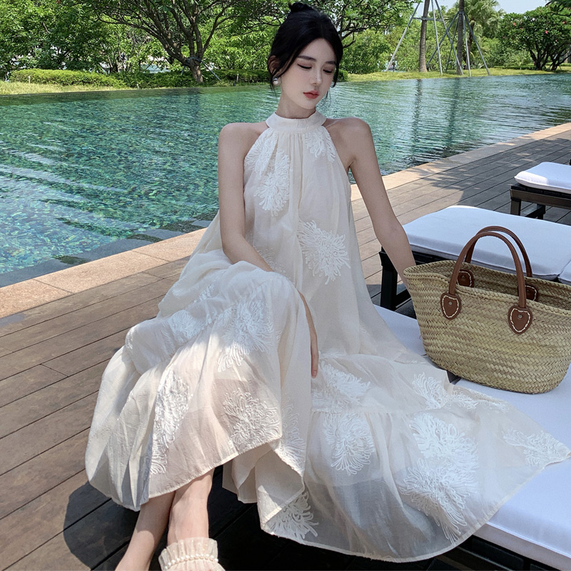 2023 Summer French Vintage Apricot Embroidered Halter Dress Sleeveless Off-Shoulder Flowy Long Vacation Dress - Image 2