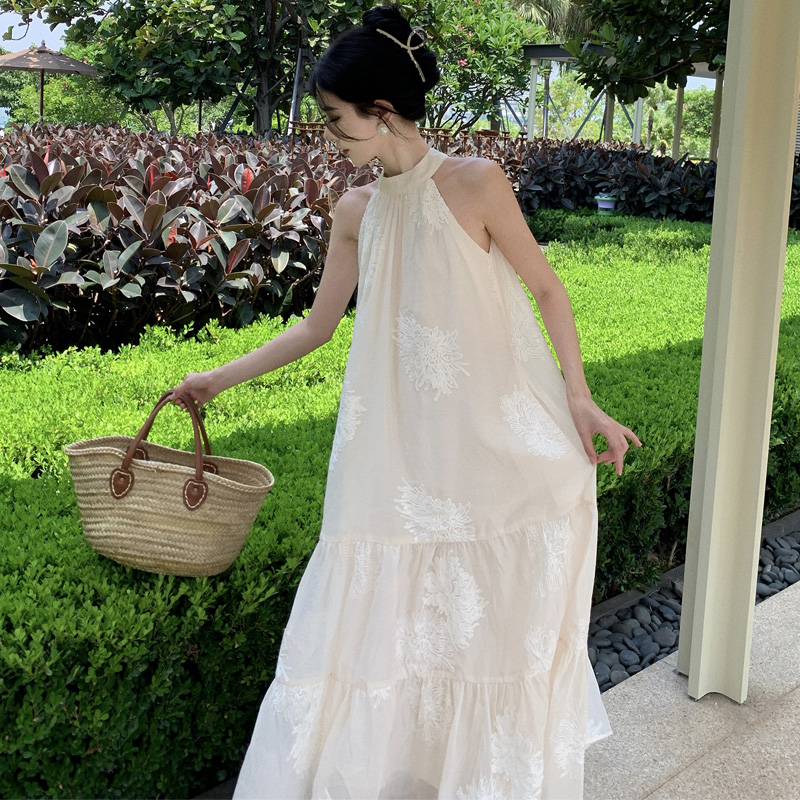 2023 Summer French Vintage Apricot Embroidered Halter Dress Sleeveless Off-Shoulder Flowy Long Vacation Dress - Image 4