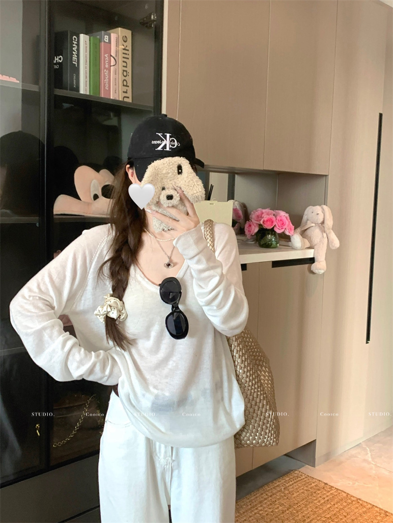 Women's Loose Soft V-Neck Knit Top Light Summer Sun Protection Shirt - Image 4