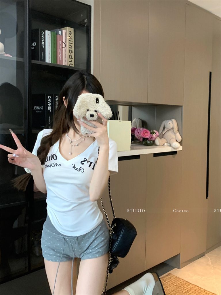 American Retro V-Neck Short Sleeve T-Shirt for Women