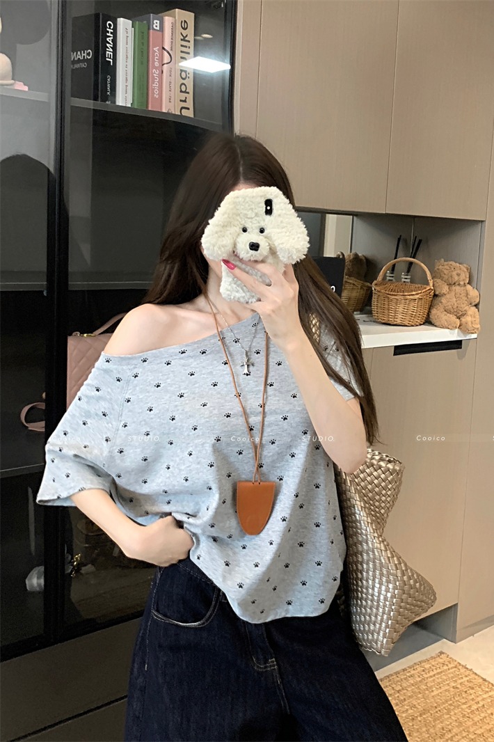 Gray One-Shoulder Printed Short-Sleeve T-Shirt for Women Summer Loose Off-Shoulder Top - Image 5