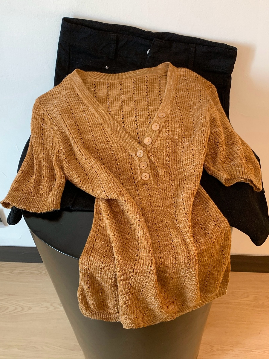 Korean Hollow V-Neck Button Short Sleeve Knit Top Women Summer Lazy Style - Image 2