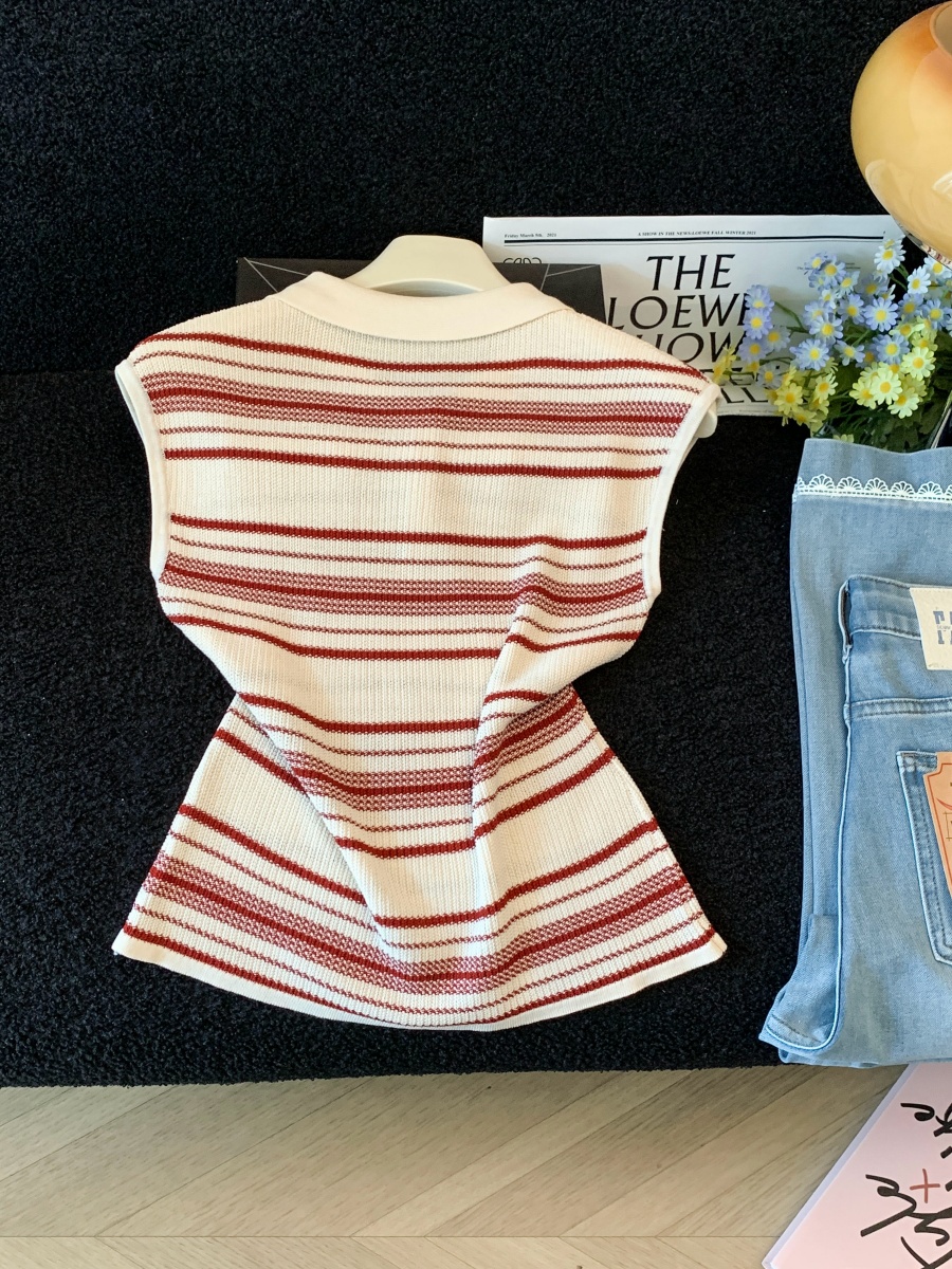 2026 Summer New Casual Slim Fit Button Color Block Striped Sleeveless Lapel Knit Top for Women - Image 3