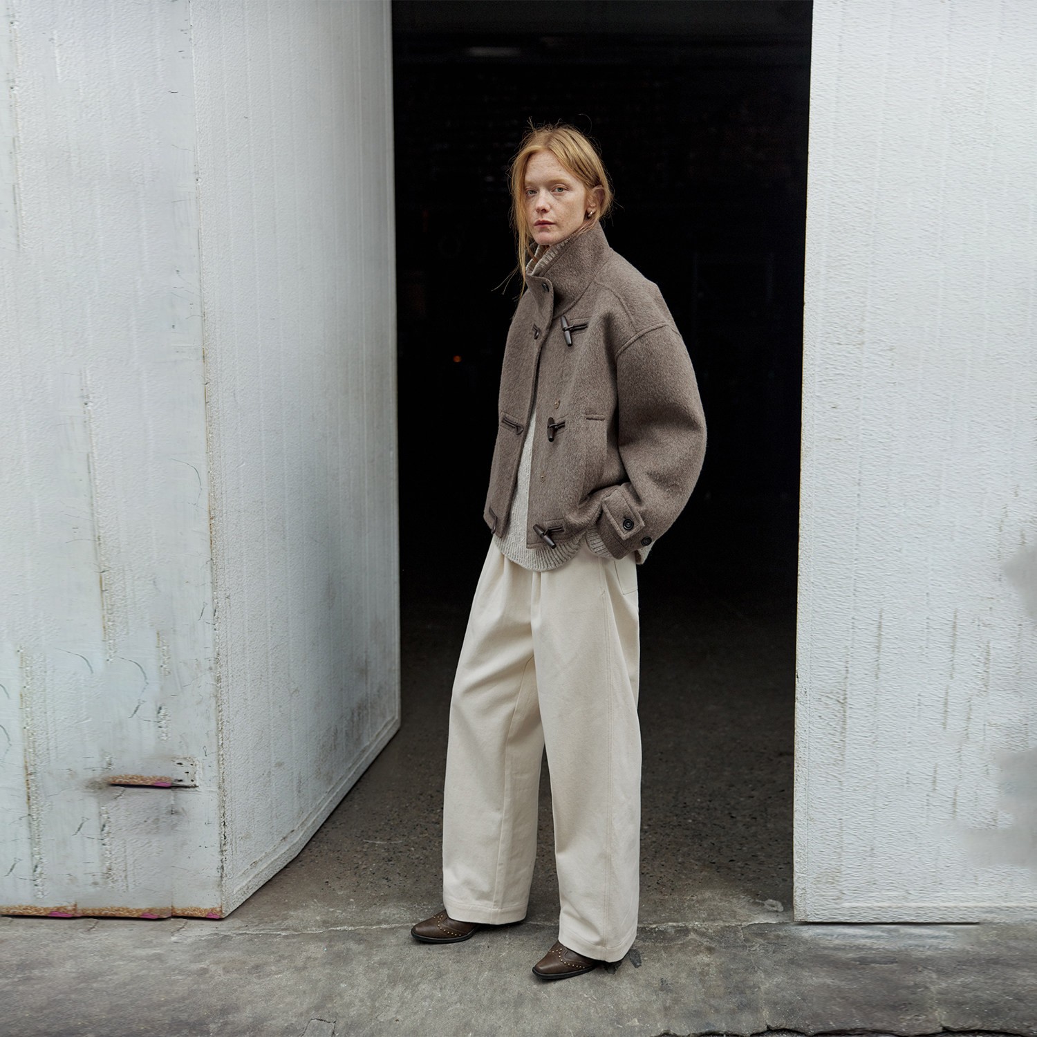 Off-White High-Waist Pleated Straight Wide-Leg Pants - Image 5